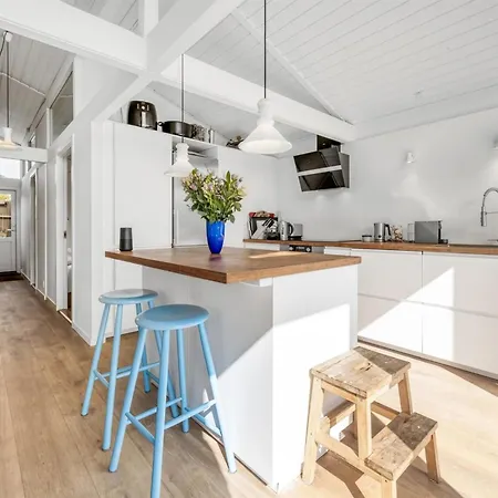 Semesterbostad Goodje - 1-4km From The Sea By Interhome