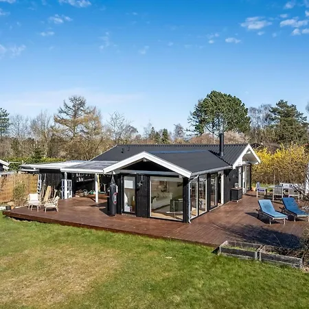 Goodje - 1-4km From The Sea By Interhome Hébergement de vacances *